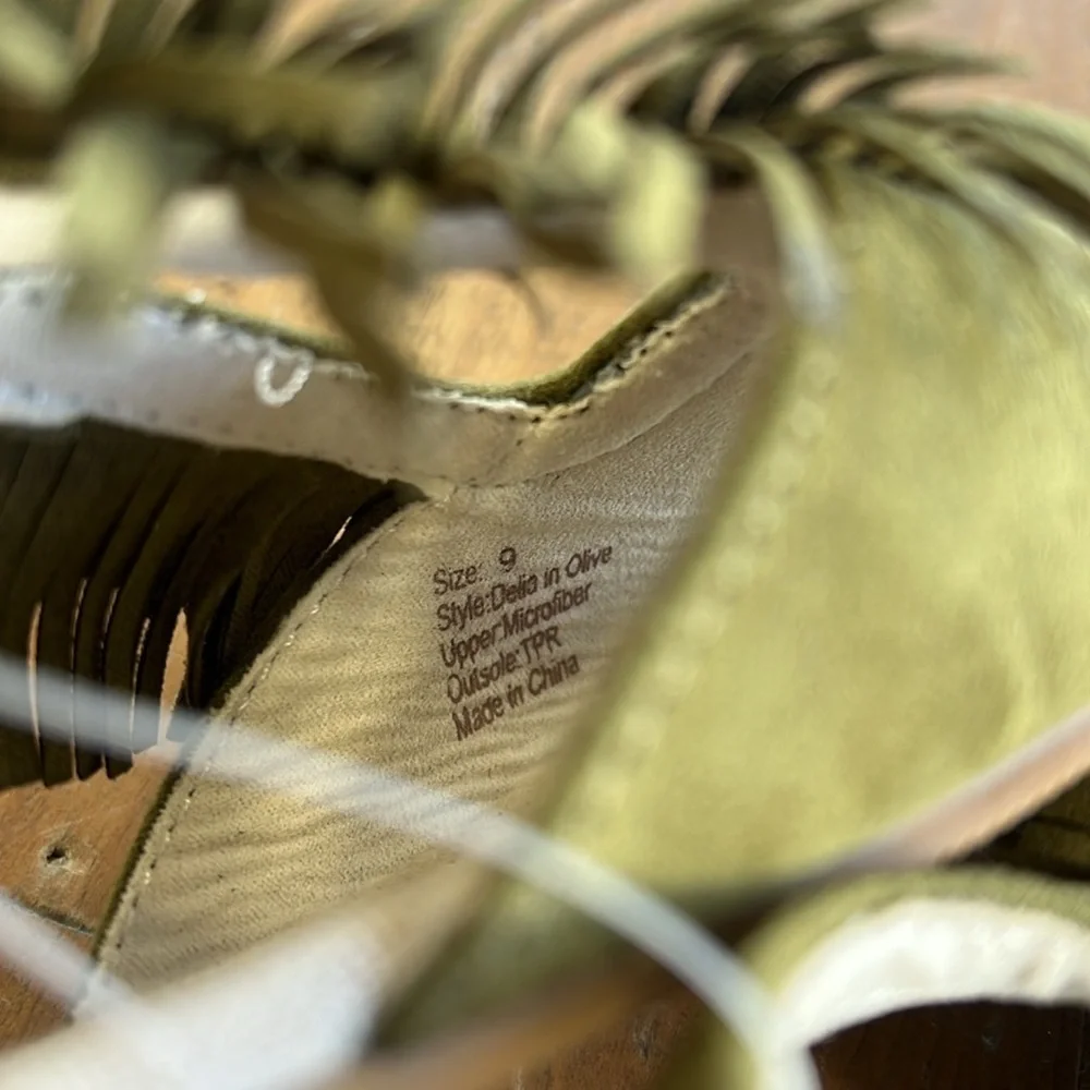 Joyfolie Dalia olive fringed sandals